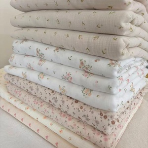 Tissu en gaze de coton naturel, texture froissée douce et plissée, pour couverture d'emmaillotage pour bébé et production de vêtements légers - Product Image 1