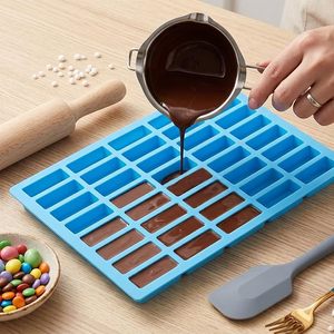 Moldes de Silicona Rectangulares Estrechos de 40 Cavidades para Caramelos de Caramelo, Bombones, Gelatina, Brownie, Chocolate - Product Image 5