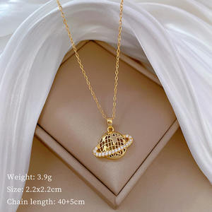 NS1436 Pendentif en acier inoxydable plaqué or 18 ct avec croissant de lune et étoile planète Collier céleste pour femme - Product Image 6