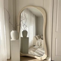 Espejo de cuerpo entero moderno con marco de madera estilo crema, espejo de pared superior arqueado personalizado, espejo de diseño antiguo con espejo de pie.
