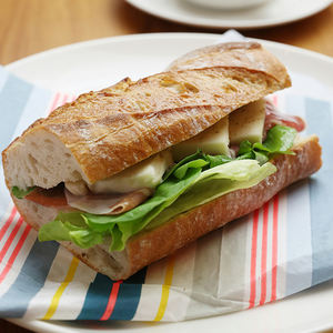 Papel para Hamburguesas Plegable, Personalizable, de Grado Alimenticio, Resistente a la Grasa, Reciclable, con Impresión Flexográfica, para Empaque de Burger King - Product Image 2