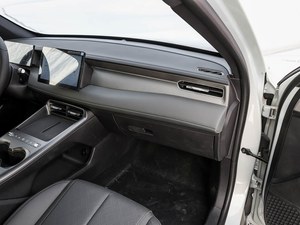 Auto Económico para el Desplazamiento Diario BYD Qin Plus, Consumo de Combustible Ultrabajo, Interior Espacioso, 4 Puertas, 5 Asientos - Product Image 6
