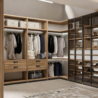 Armoire en teck massif durable, design moderne, avec coiffeuse intégrée, portes coulissantes, écologique, vente en gros