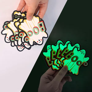 Pegatinas Luminosas de Fantasmas de Vinilo para Halloween - Brillan en la Oscuridad para Decoración de Fiestas - Product Image 1