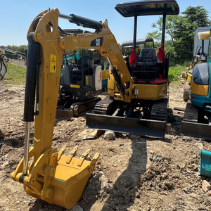 Mini pelleteuse d'occasion Caterpillar 303, poids de 3 tonnes, adaptée aux exploitations agricoles. - Product Image 1