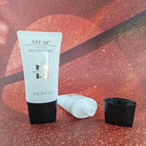 Tube en plastique blanc de luxe Sacinlea Vc pour lavage du visage, blanchissant et hydratant, avec double bouchon à vis ovale - Product Image 6