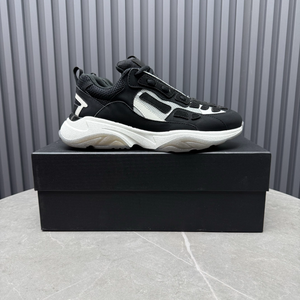Baskets basses pour hommes, design classique, confortables, amortissantes, respirantes, doublure en mesh, bout perforé, chaussures toutes saisons, Amiris - Product Image 1