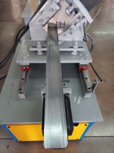 Máquina formadora de rollos de quilla automática, máquina de fabricación de quilla angular de hierro, alta calidad - Product Image 4