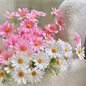 Muyu Chronicles Fleurs artificielles en soie, bouquet de marguerites blanches et jaunes, pour décoration de mariage, de maison et accessoires d'extérieur - Product Image 4