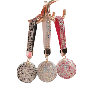 พวงกุญแจโลหะผสมดีไซน์ใหม่สุดหรู ป้องกันการสูญหาย ประดับเพชรเต็มวง คริสตัลแฟชั่นกันรังสียูวี ลูกบอลประดับเพชรเทียม กันน้ำ น้ำหนักเบา สำหรับกุญแจรถ - Product Image 1