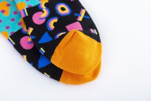 Nuovo arrivo multicolore cotone personalizzato equipaggio simpatici <span class=keywords><strong>calzini</strong></span> con motivi speciali stringhe cappelli a righe <span class=keywords><strong>per</strong></span> gli uomini - Product Image 4