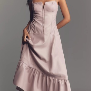 Elegante Vestido Midi Halter de Piel Sintética con Cintura Ajustada y Cierre Frontal Sólido - Servicio OEM - Product Image 3