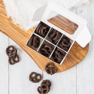 Boîte à mini-truffes blanche avec fenêtres et séparateurs, boîtes <span class=keywords><strong>de</strong></span> boulangerie TRÈS PETITES, boîtes à truffes carrées pour offrir en <span class=keywords><strong>cadeau</strong></span> - Product Image 2