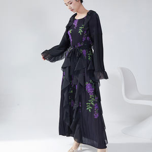 2025 ultimo abito plissettato con stampa a cascata floreale Vintage abito da <span class=keywords><strong>donna</strong></span> taglia libera con lunghezza Midi modello elegante - Product Image 6