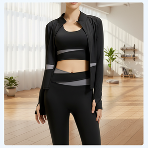 ชุดโยคะสามชิ้นแบบคัลเลอร์บล็อก บรา กางเกงขาสั้น เอวยางยืด ดีไซน์กระชับสัดส่วน แห้งเร็ว ระบายอากาศได้ดี ผลิตจากผ้าสแปนเด็กซ์/โพลีเอสเตอร์ - Product Image 3