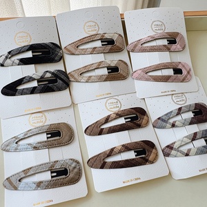 Coppia di fermagli quadrati in tessuto scozzese per bambine, fermagli laterali stile preppy, fermagli per capelli corti, fermagli posteriori alla moda, fermagli per capelli da donna fatti a mano, primaverili - Product Image 3