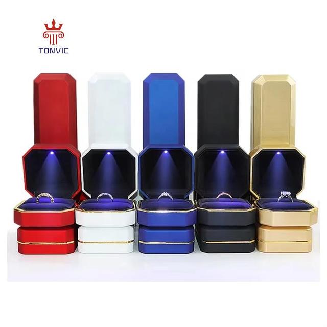 High Quality Led Ring Box Octagonal Jewelry Box with LED Light for Pendant Bracelet Necklace Proposal Engagement Wedding case
