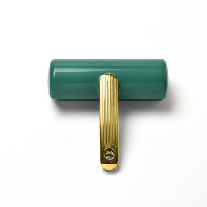 ลูกกลิ้งกำจัดขนสัตว์แบบพกพา ขนาดกว้าง 17 ซม. สำหรับกำจัดขนเสื้อผ้า พร้อมฝาปิดและล้อฉีกออกได้ - Product Image 3