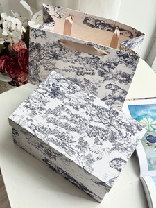 Copas de vino artesanales con relieve estilo Art Deco europeo en un juego completo con caja de regalo - Product Image 4