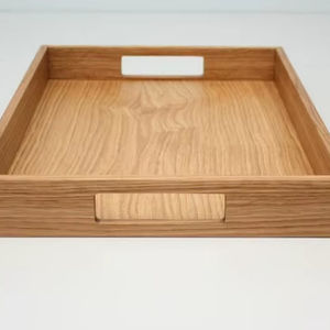 Plateau de service carré en bois de chêne 15 x 15 cm Fait à la main en Europe Beaux accessoires de bureau à bas prix - Product Image 1