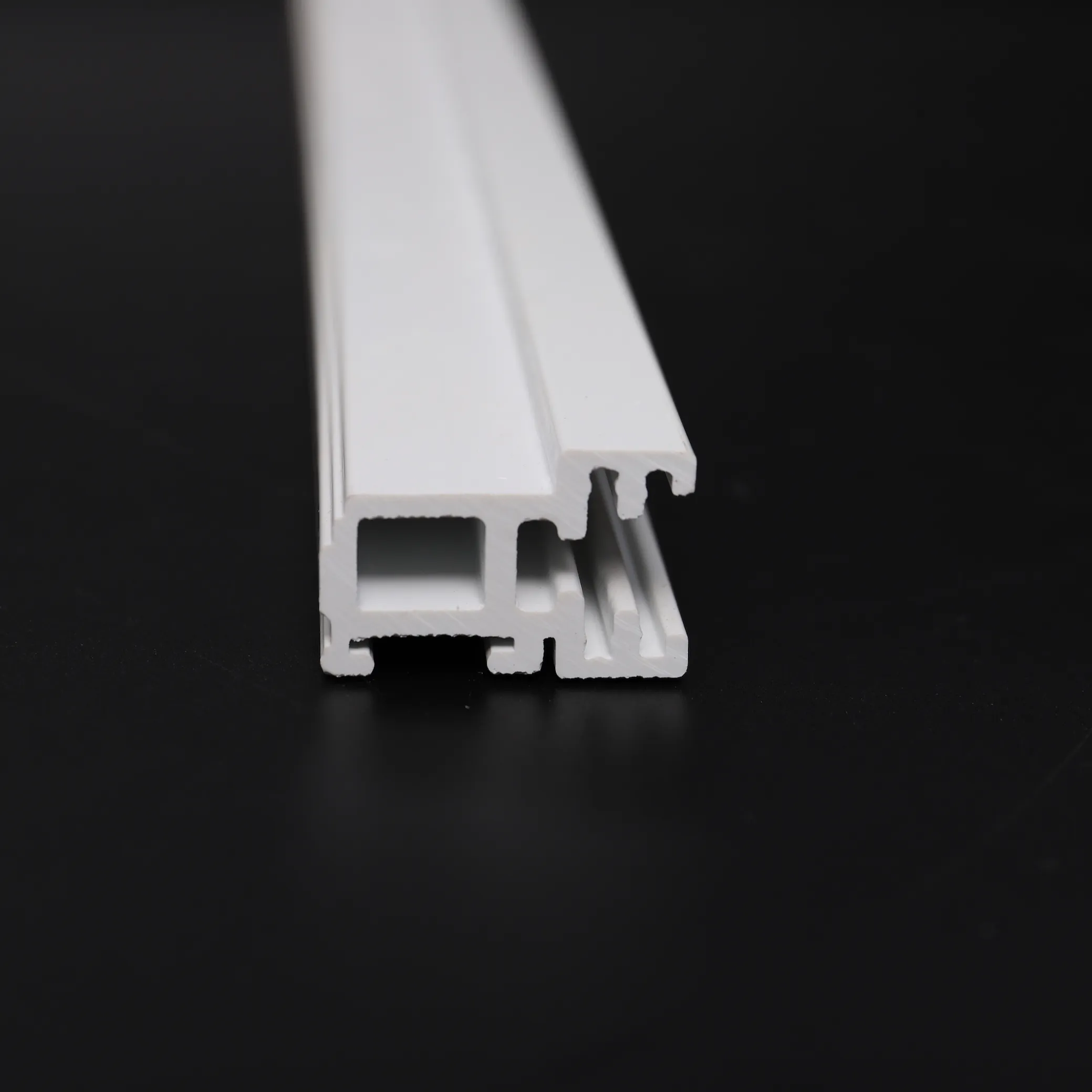 Usine de Kebao Fourniture par Oem de haute qualité en Pvc Profilés et tuyaux extrudés en tube carré en plastique Pe personnalisés