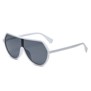 Jamie 2012 Oversized Frame Sunglasses UV400 Protection One Piece Lens Unisex Fashion Style - Product Image 4