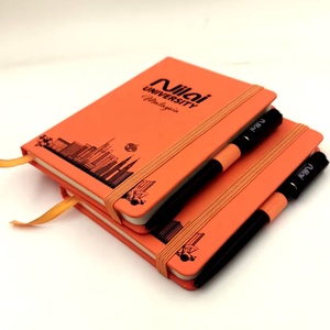 Diario con Banda Elástica y Logotipo Personalizado, Cuaderno A6 de Cuero PU Naranja con Portaplumas Integrado, Regalo para <span class=keywords><strong>Universidad</strong></span> - Product Image 2