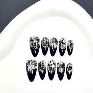Unghie Finte Artigianali Nere Stile Francese con Pizzo Scuro, Design Mandorla Europeo-Americano, Lusso e Alta Qualità, Stile Spice Girl - Product Image 1