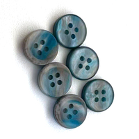 Boutons de chemise en résine à rayures arc-en-ciel personnalisés, adaptés à la couture sur des chemises pour hommes et femmes avec 4 trous.