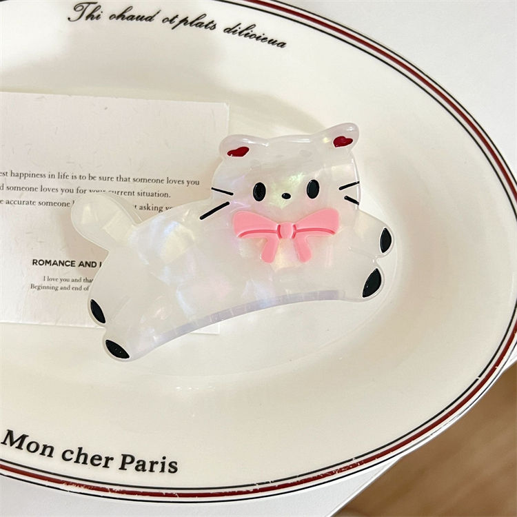 แมวสีขาว