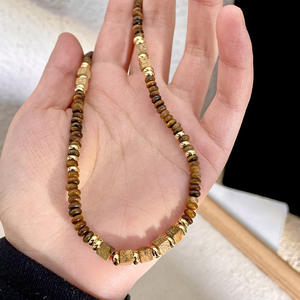 Collier chaîne pour femme en pierre naturelle œil de tigre, perles, plaqué or, design géométrique, style bohème, mode automne-hiver - Product Image 4