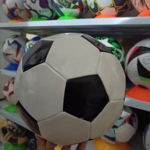 Ballon de football professionnel taille 5 personnalisé avec logo 2026 pour entraînement et matchs - Product Image 3
