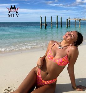 MLY модный новый сексуальный купальник с высоким вырезом пуш-ап бикини Зеленый Полосатый купальник - Product Image 3