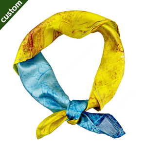 وشاح مربع فاخر للكلاب من البوليستر الحريري الساتان، قابل للتخصيص بالكامل مع طباعة شعار مخصص، بتصميم عيد ميلاد سعيد، مسامي - Product Image 2