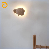 Applique Murale Enfant Nuage & Mouton en Feutre, Veilleuse LED avec Décoration Étoile, Lampe Murale Bohème pour Chambre de Bébé & Salle de Jeux