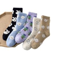 Nouvelles chaussettes d'hiver pour femmes : chaussettes épaisses avec des dessins animés et des animaux mignons, chaussettes mi-mollet
