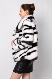 I colori personalizzati di alta qualità imitano il Maxi <span class=keywords><strong>cappotto</strong></span> in pelliccia sintetica morbida e calda con stampa zebra di coniglio di alta qualità - Product Image 2