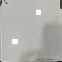 Panneaux de plafond modernes en PVC artistique de 250 mm, imperméables, résistants à l'humidité, ignifuges, pour cuisine, salon, salle de bain, salle de sport