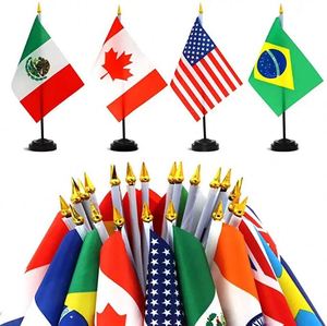 Drapeaux de table décoratifs durables en polyester imprimés numériquement sur mesure de haute qualité pour usage extérieur avec mât en métal - Product Image 2