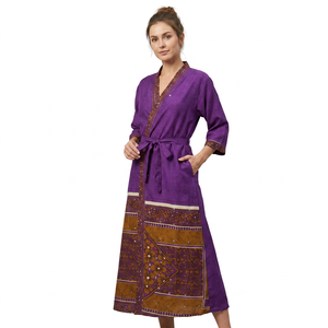 Bata Larga de Seda 100% para Mujer, con Cuello en V, Manga Larga, Bordado Floral Morado y Diseño de Patchwork, Elegante y Casual - Product Image 1