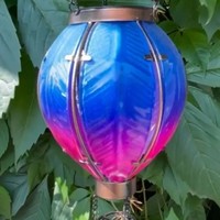 Lanterne suspendue solaire LED étanche pour extérieur, en verre teinté, en forme de montgolfière, avec effet de flamme clignotante, pour jardin