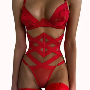 2024 chine usine rouge soutien-gorge et culottes ensembles Sexy très chaud femmes matures Sexy Lingerie chaude string Sexy Lingerie Transparent