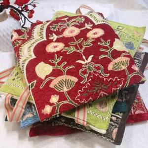 Alfombra de chenilla floral lavable de alta densidad al por mayor con diseño de bolsillo, tapete de oración para viajes largos de musulmanes. - Product Image 1
