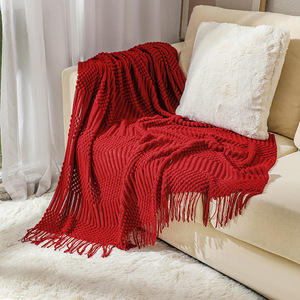 Vente en gros usine : Plaid tricoté confortable style nordique couleur caramel, à franges, pour canapé, hôtel et bureau - Product Image 3