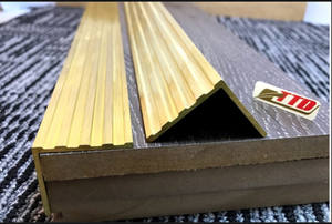 Garniture de tuile d'angle en métal personnalisable en gros à prix raisonnable pour la décoration d'appartement avec emballage de caisse en bois fabriqué au Vietnam - Product Image 6