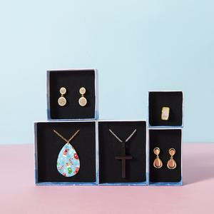 Boîte à bijoux pour influenceurs, présentoir pour boucles d'oreilles, colliers, bagues et bracelets, boîte d'emballage de bijoux de style littéraire, réduction pour les grandes quantités - Product Image 1