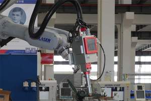 Máquina de Soldadura Láser de Fibra con Brazo Robótico Industrial de 6 Ejes, Herolaser ML-1450 de Alta Potencia, Refrigeración por Agua, Alta Eficiencia - Product Image 3