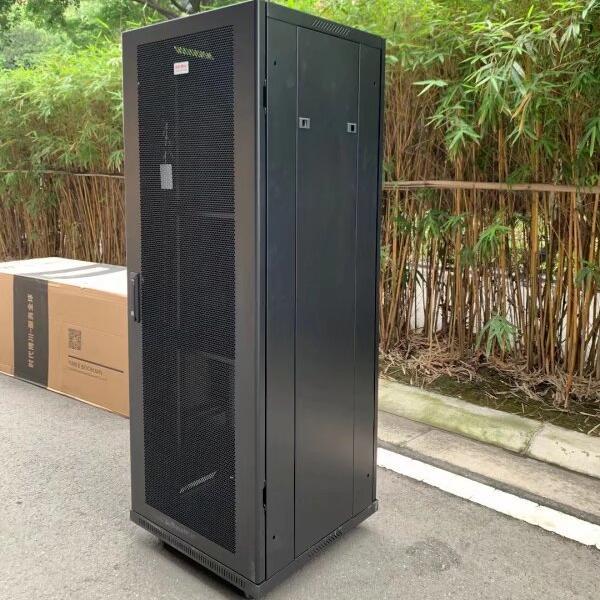Server Rack 19 Inch 32U Network Rack Telecom Cabinet