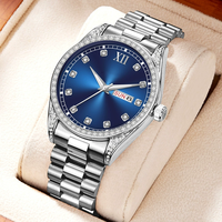 Montre à quartz de luxe pour homme avec logo personnalisé, boîtier en alliage, bracelet en acier inoxydable, cadran en strass, aiguilles lumineuses, verre minéral, étanche 30M