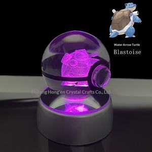 Nouvelle figurine Poké Ball lumineuse style étranger, boule de cristal Pokémon, veilleuse créative tendance, ornement lune Eevee automatique - Product Image 2